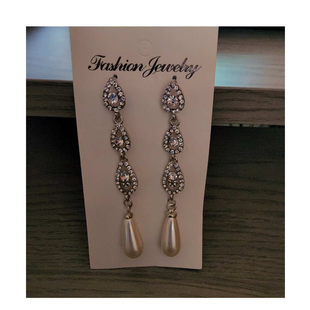 Crystal Pearl Bridal Earrings - Picture 8 of 9
